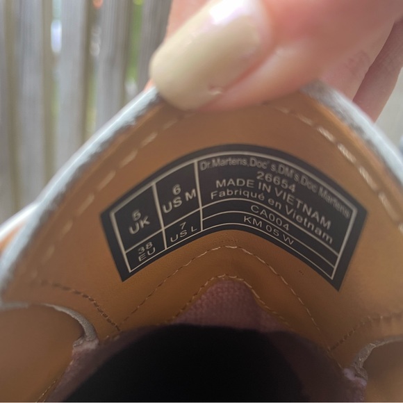 Dr. Martens 1461 Smooth Leather Oxford Shoes in White Size 7 NWT - Picture 14 of 16